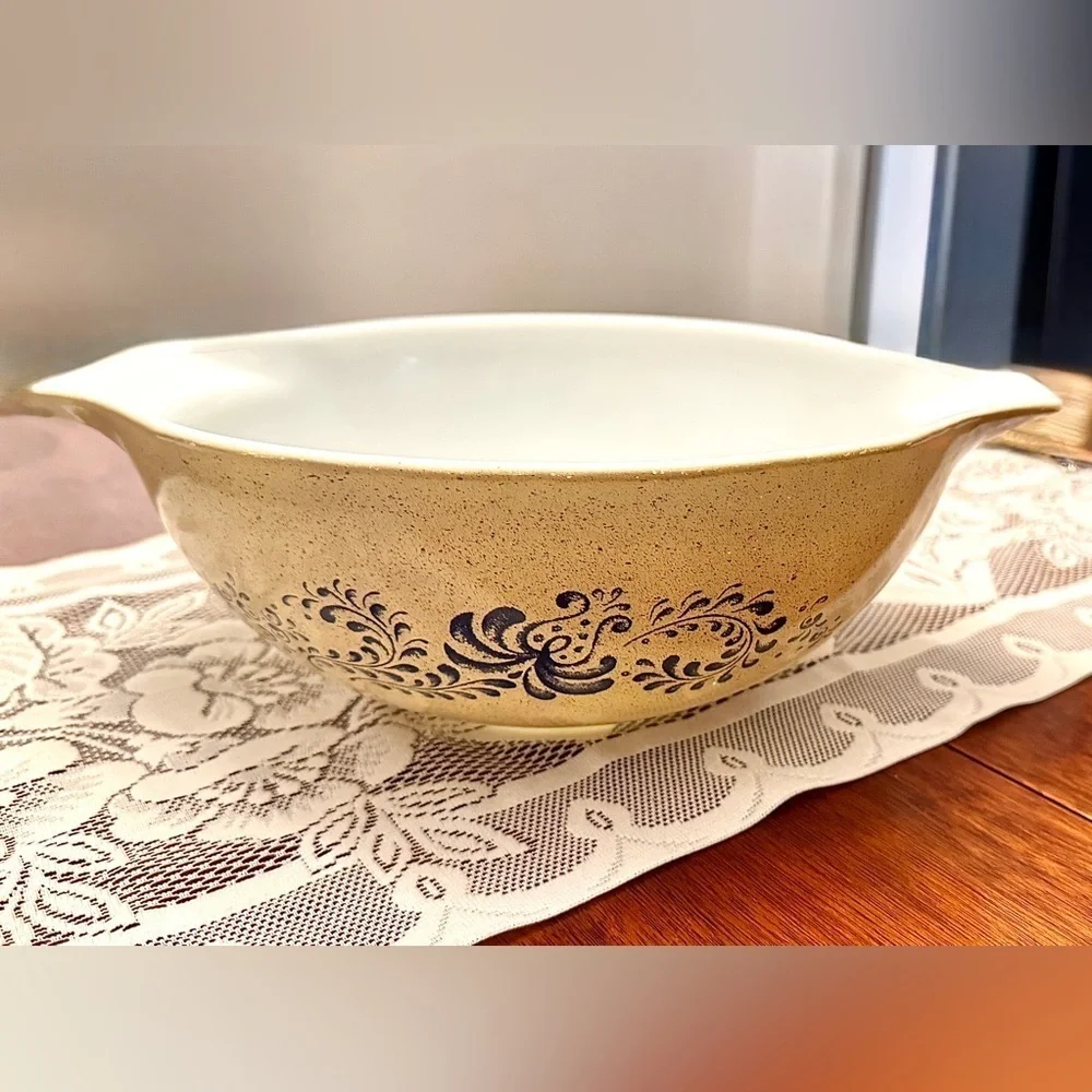 Vintage PYREX 10” Homestead Cinderella Mixing Bowl (#444)